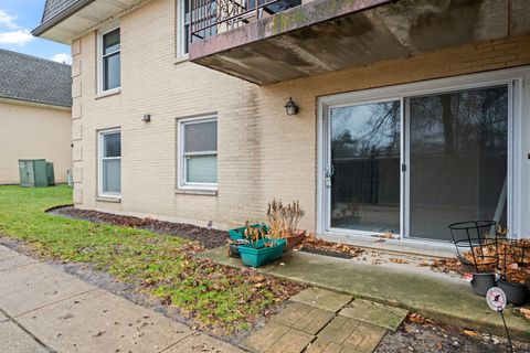Tiny photo for 810 N River Road #1C, Mount Prospect, IL 60056 (MLS # 12588658)