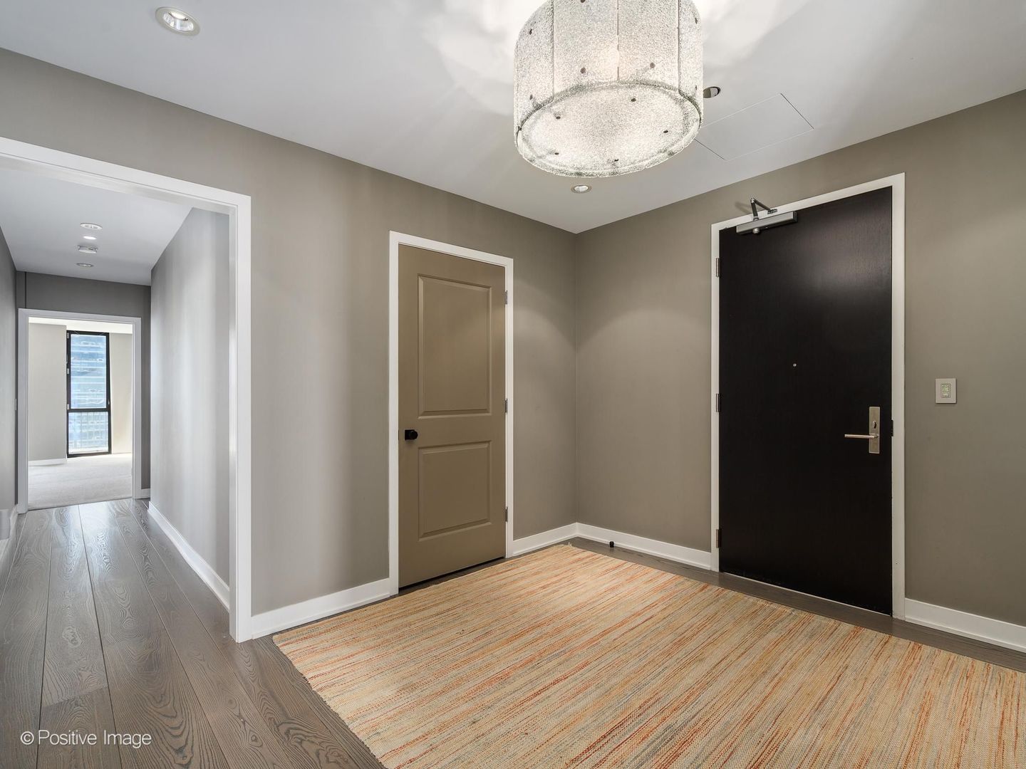 225 N Columbus Drive 5510