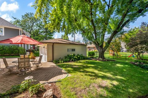 Tiny photo for 1136 N Walnut Avenue, Arlington Heights, IL 60004 (MLS # 12473969)