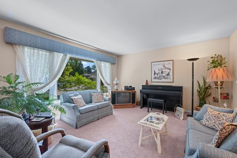 Tiny photo for 1136 N Walnut Avenue, Arlington Heights, IL 60004 (MLS # 12473969)