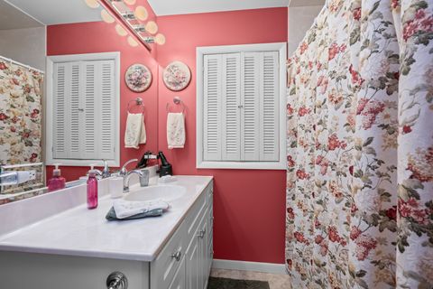 Tiny photo for 1136 N Walnut Avenue, Arlington Heights, IL 60004 (MLS # 12473969)