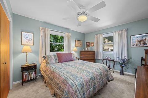 Tiny photo for 1136 N Walnut Avenue, Arlington Heights, IL 60004 (MLS # 12473969)