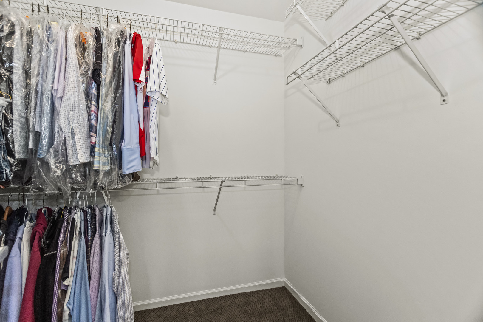 Chicago, Illinois 60640, United States, 3 Bedrooms Bedrooms, ,3 BathroomsBathrooms,Residential,Active,216524