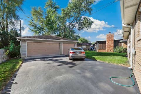 Tiny photo for 913 E 162nd Place, South Holland, IL 60473 (MLS # 12558008)