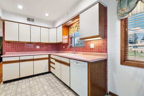 Tiny photo for 913 E 162nd Place, South Holland, IL 60473 (MLS # 12558008)