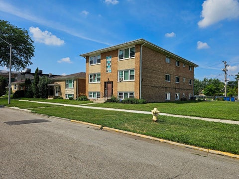 Tiny photo for 112 N 12th Avenue #3, Melrose Park, IL 60160 (MLS # 12773344)