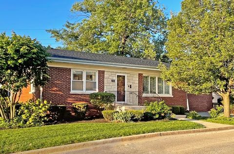 Photo of 7000 27th Street, Berwyn, IL 60402 (MLS # 12506160)