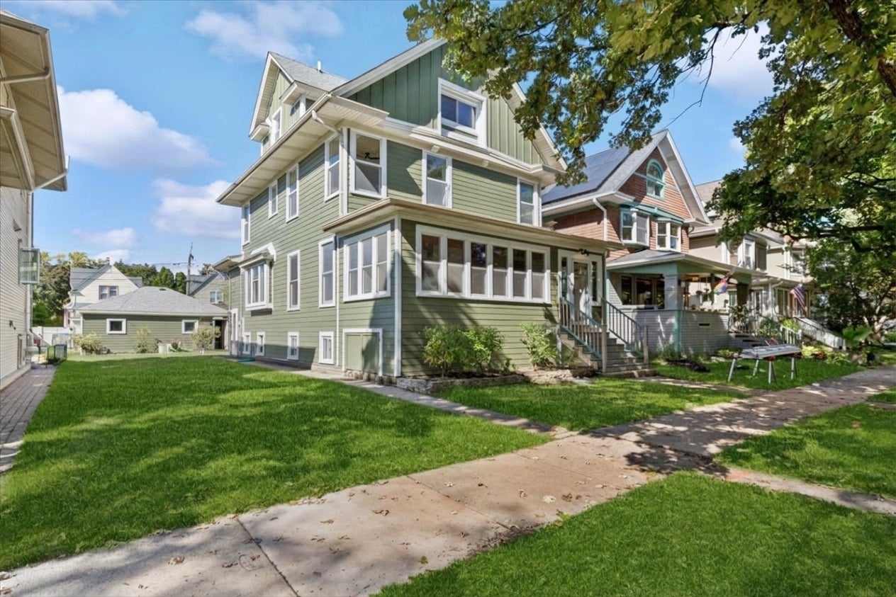 1115 Wesley Avenue
