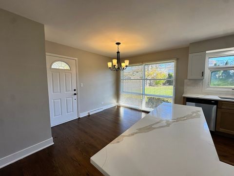 Tiny photo for 909 S Emerson Street, Mount Prospect, IL 60056 (MLS # 12533750)