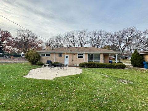 Tiny photo for 909 S Emerson Street, Mount Prospect, IL 60056 (MLS # 12533750)