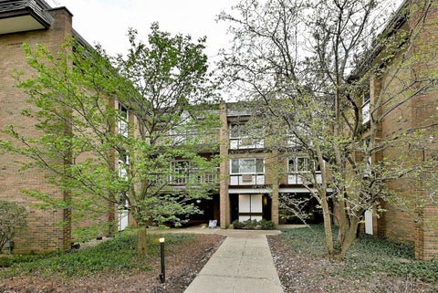 Photo of 360 Claymoor Avenue #2E, Hinsdale, IL 60521 (MLS # 12683800)
