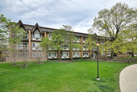 Tiny photo for 360 Claymoor Avenue #2E, Hinsdale, IL 60521 (MLS # 12683800)