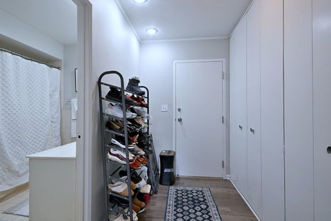 Tiny photo for 360 Claymoor Avenue #2E, Hinsdale, IL 60521 (MLS # 12683800)