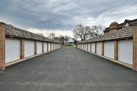 Tiny photo for 360 Claymoor Avenue #2E, Hinsdale, IL 60521 (MLS # 12683800)