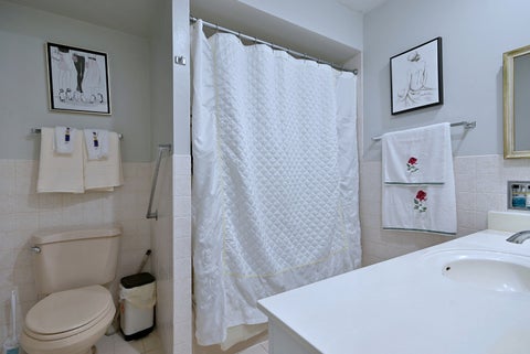 Tiny photo for 360 Claymoor Avenue #2E, Hinsdale, IL 60521 (MLS # 12683800)