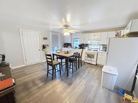 Tiny photo for 2320 18TH Street #A, Moline, IL 61265 (MLS # QC4269696)