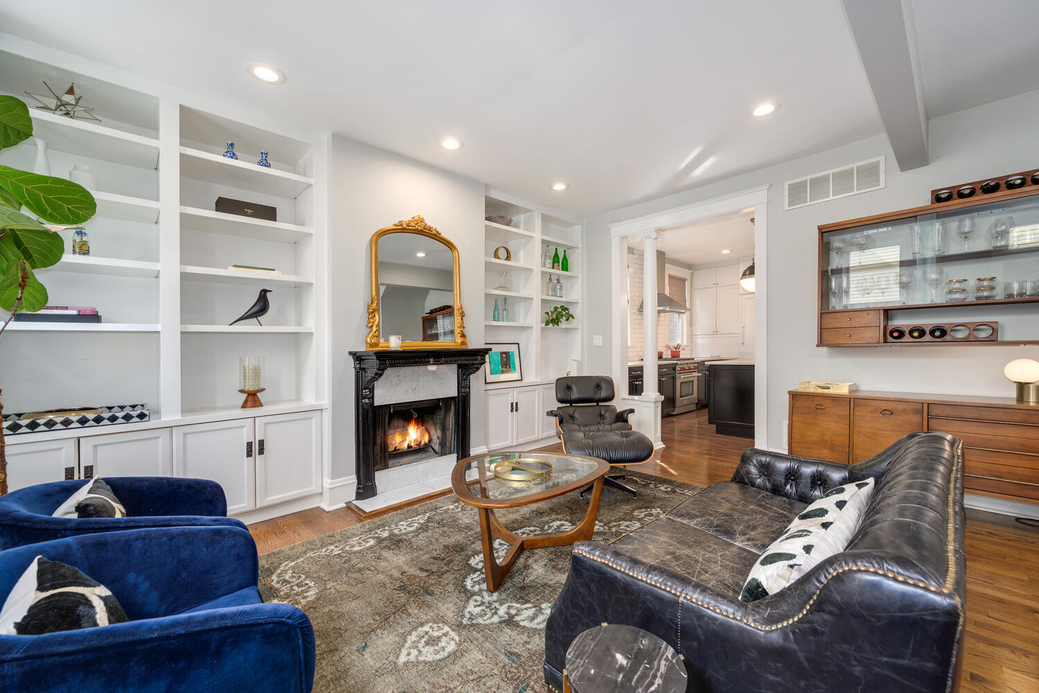 2216-CH N Magnolia Avenue