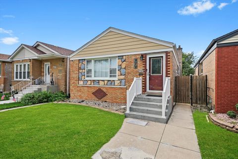 Photo of 4818 S Lavergne Avenue, Chicago, IL 60638 (MLS # 12496460)