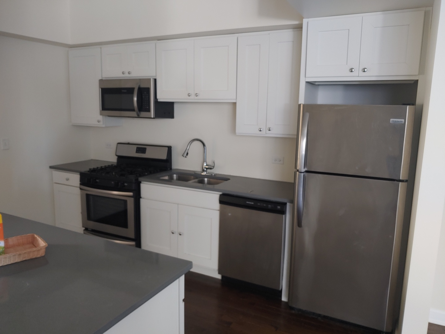 1004 N California Avenue