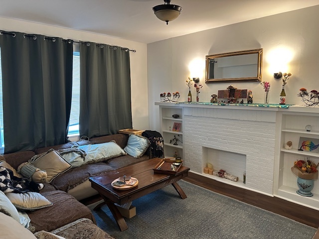 1004 N California Avenue