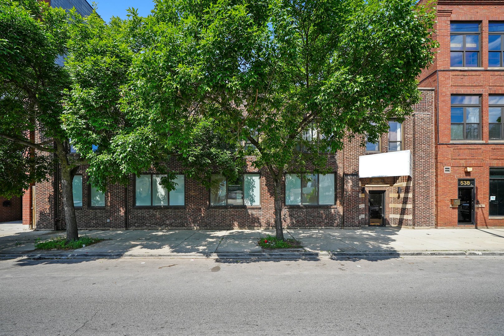 526 N Western Avenue