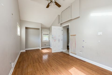 Tiny photo for 3924 W GREENLEAF Avenue, Lincolnwood, IL 60712 (MLS # 12468952)