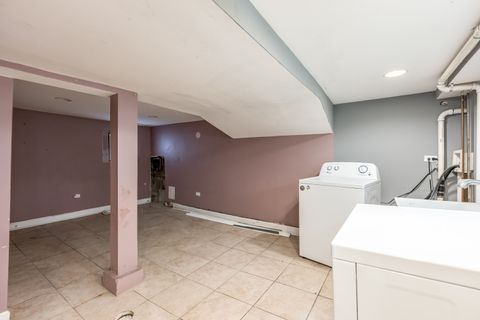 Tiny photo for 3924 W GREENLEAF Avenue, Lincolnwood, IL 60712 (MLS # 12468952)