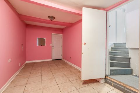 Tiny photo for 3924 W GREENLEAF Avenue, Lincolnwood, IL 60712 (MLS # 12468952)