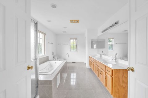 Tiny photo for 523 W Ruhl Road W, Palatine, IL 60074 (MLS # 12630526)