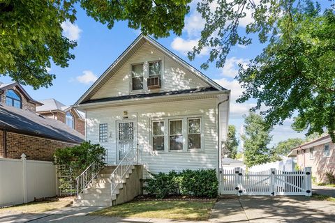 Photo of 6248 W Berteau Avenue, Chicago, IL 60634 (MLS # 12485419)