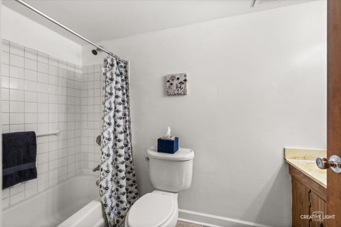 Tiny photo for 1321 S Finley Road #212, Lombard, IL 60148 (MLS # 12758510)