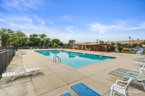 Tiny photo for 1321 S Finley Road #212, Lombard, IL 60148 (MLS # 12758510)