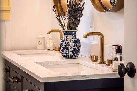 Tiny photo for 1215 Washington Street, Evanston, IL 60202 (MLS # 12600550)