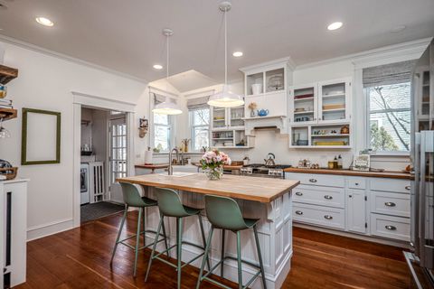 Tiny photo for 1215 Washington Street, Evanston, IL 60202 (MLS # 12600550)