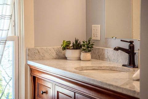 Tiny photo for 1215 Washington Street, Evanston, IL 60202 (MLS # 12600550)