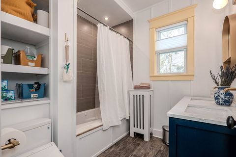 Tiny photo for 1215 Washington Street, Evanston, IL 60202 (MLS # 12600550)