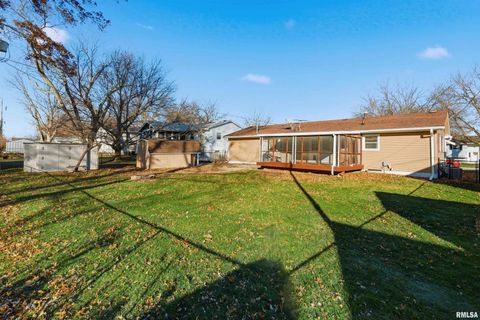 Tiny photo for 305 W SPRING Street, Eldridge, IA 52748 (MLS # QC4269761)