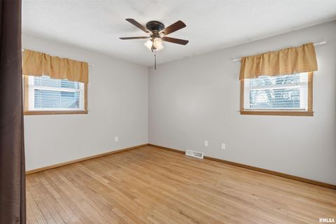 Tiny photo for 305 W SPRING Street, Eldridge, IA 52748 (MLS # QC4269761)