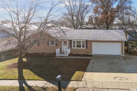Tiny photo for 305 W SPRING Street, Eldridge, IA 52748 (MLS # QC4269761)