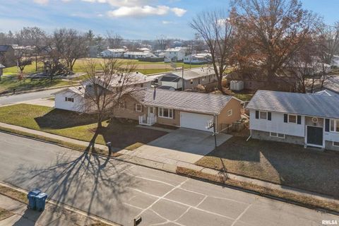 Tiny photo for 305 W SPRING Street, Eldridge, IA 52748 (MLS # QC4269761)