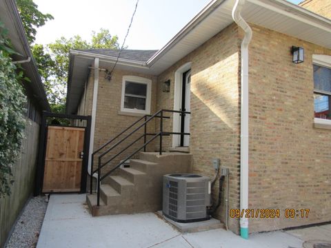 Tiny photo for 5423 N Sawyer Avenue, Chicago, IL 60625 (MLS # 12513506)