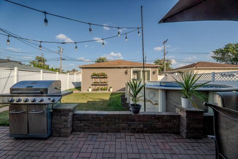 Tiny photo for 3515 LOUIS Street, Franklin Park, IL 60131 (MLS # 12489672)