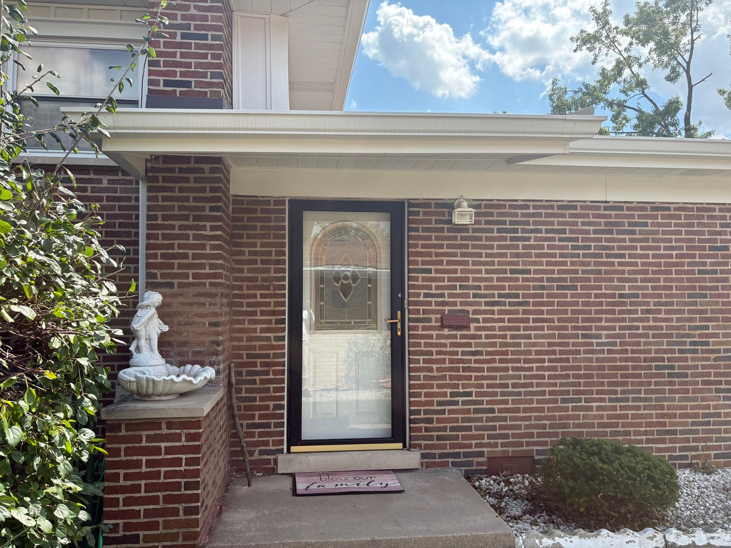 235 S Mayfair Place