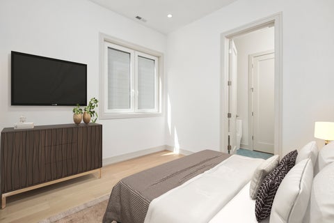 Tiny photo for 4844 N Hermitage Avenue, Chicago, IL 60640 (MLS # 12756287)
