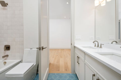 Tiny photo for 4844 N Hermitage Avenue, Chicago, IL 60640 (MLS # 12756287)