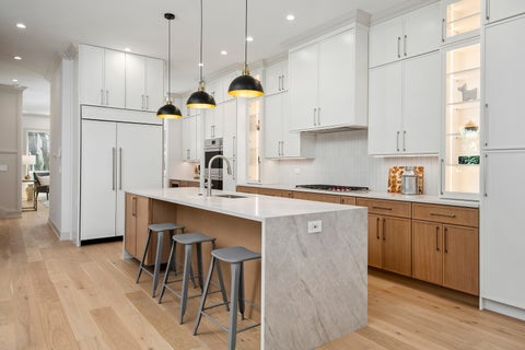Tiny photo for 4844 N Hermitage Avenue, Chicago, IL 60640 (MLS # 12756287)