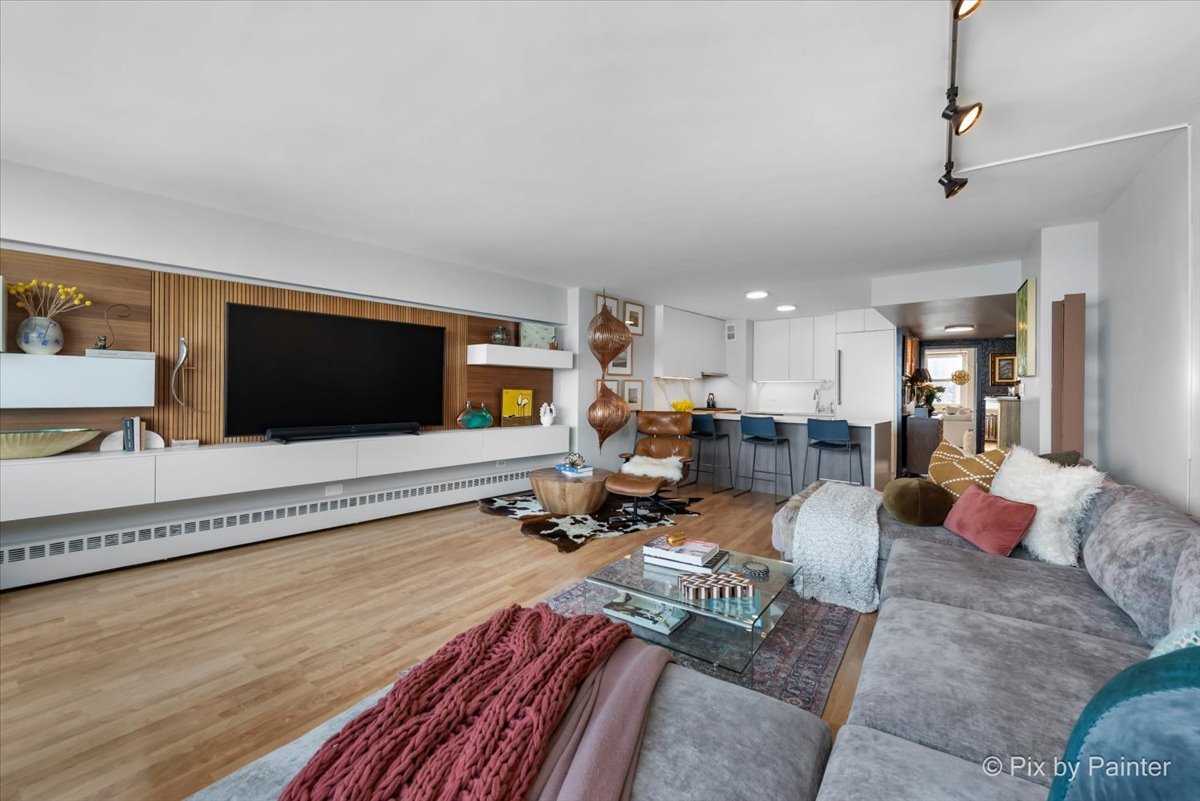 1150 N Lake Shore Drive 19A