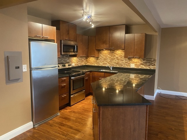 3930 N Pine Grove Avenue 514