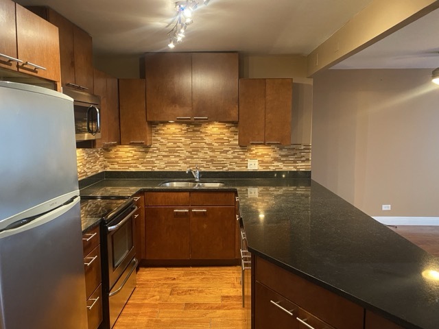 3930 N Pine Grove Avenue 514