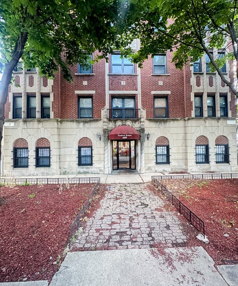 Photo of 6324 S KIMBARK Avenue #300, Chicago, IL 60637 (MLS # 12751538)
